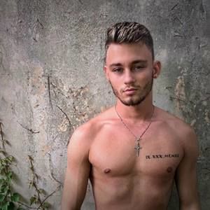 Meet your Posher, Alex